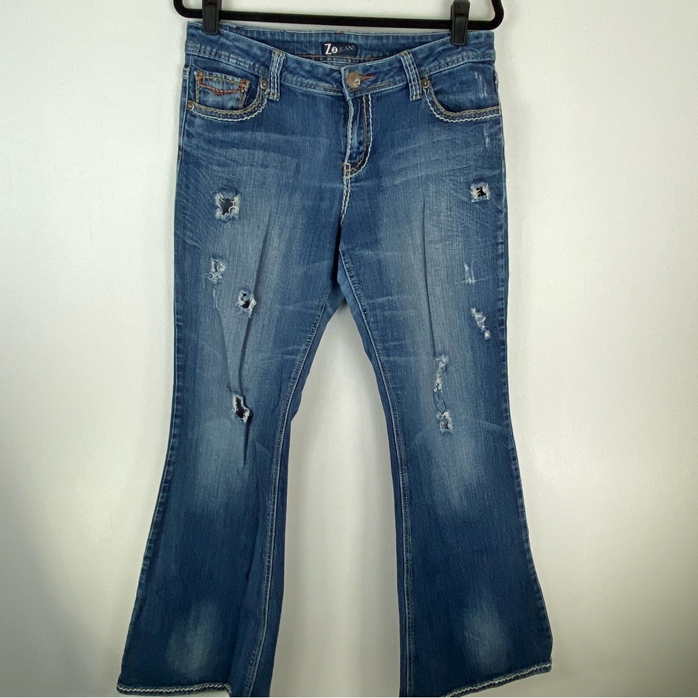Z2 Jeans Womens Juniors 15 Distressed Holes Medium Wash Denim Blue Flare 32”.